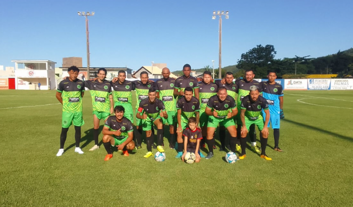 Pra ajudar meu time com os recursos financeiro lembrando que Deus está no comando 