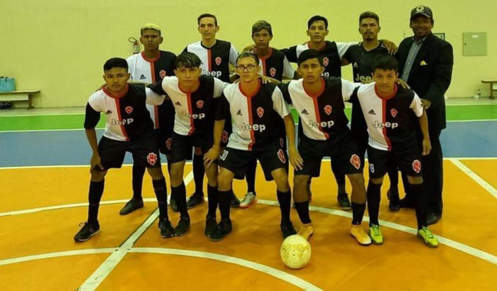 Ajuda para comprar uma chuteira ao jogador Rick Silva - Ajude a alcançar R$ 300.