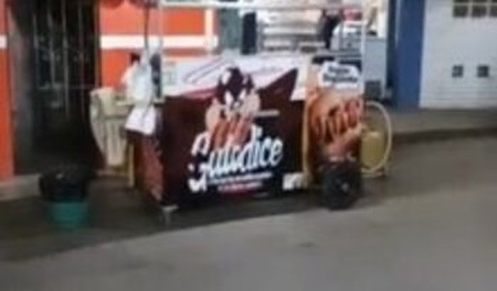 Mercadoria pra meu cachorro quente 