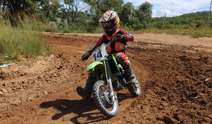 Ajude o Miguel a realizar o Sonho no Motocross..