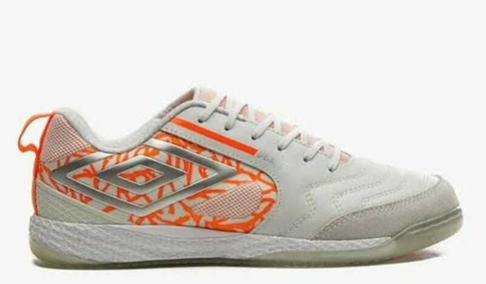 minha chuteira rasgou preciso de uma nova