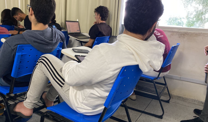 AJUDE MEU AMIGO ENDRIO. GOSTO DEMAIS DELE!!