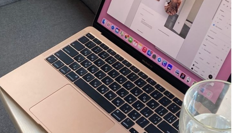 Compra um notebook para melhorar os meus estudos 