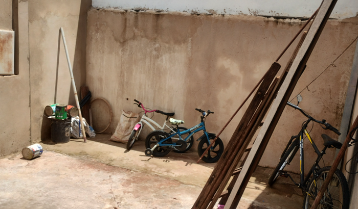 Sou mãe de três filho homem estou desempregada pago aluguel caríssimo eu e meus filhos precisamos de uma casa própria 