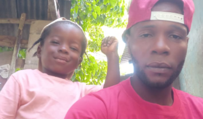 Apoie Joseph François com sua filha à sair na insegurança no Haiti, ele precisa comprar passagens para entrar no Brasil.