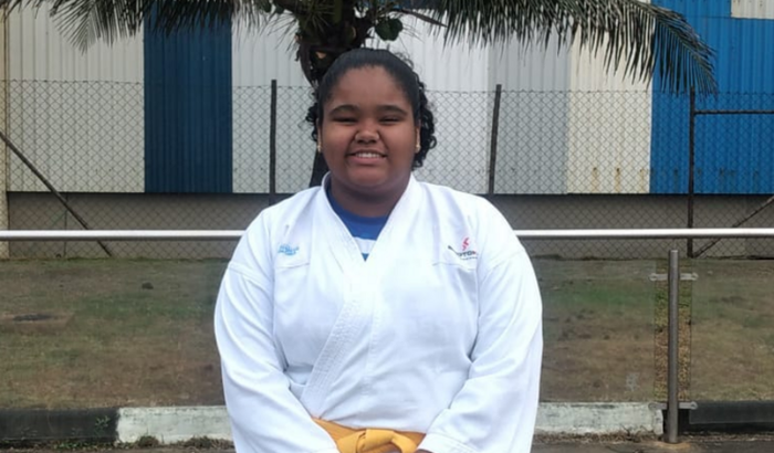 Ajude-me a ir meus campeonatos de karatê 