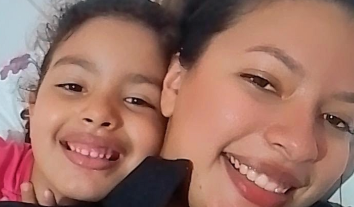 Me ajuda a pagar minhas contas, sou mãe solo