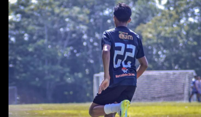 Ajudar a custear a viajem do meu sobrinho em um clube de futebol 