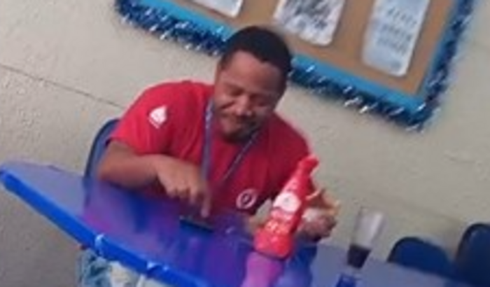 ALMOÇO PRO HANNI NA VAL