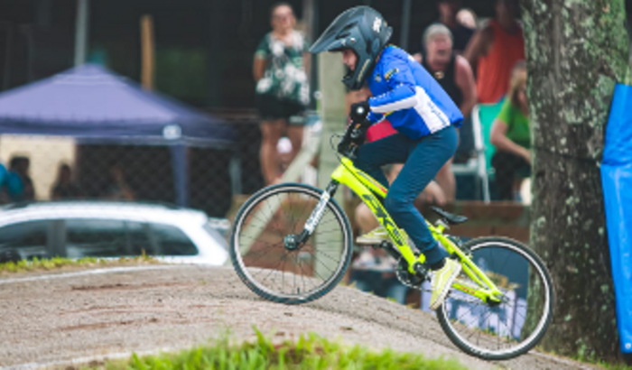 Ajude o piloto de Bicicross, Joaquim Henrich, a competir no Pan.