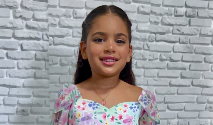 Ajude a Sophie a chegar ao Miss Infantil Brasil Oficial! 