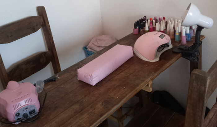 Compra meus materiais de unha e fazer uns cursos 