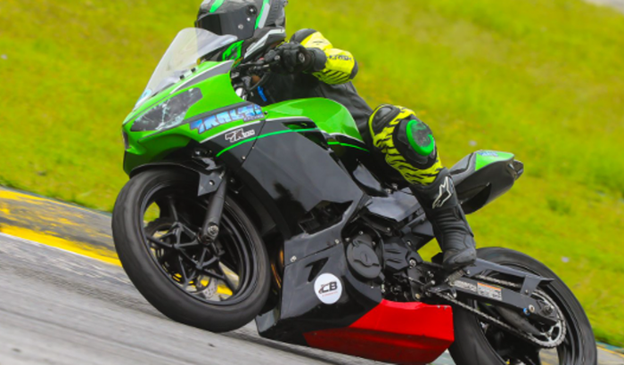Me ajudem a realizar meu sonho correr no superbike 