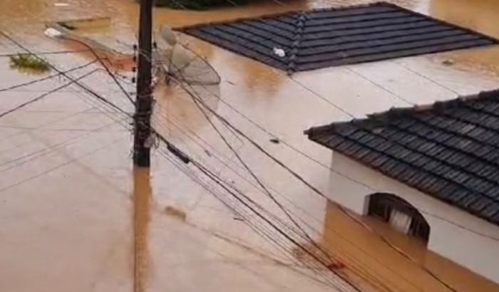 Ajudar Marcos a recomprar máquinas e estoque perdidos na enchente de Mimoso do Sul-ES e recomeçar.