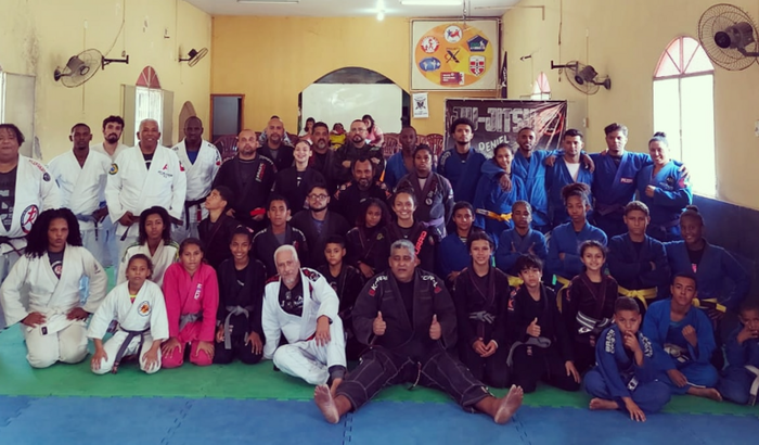 Ajude o Projeto Peniel a se tornar uma ong 