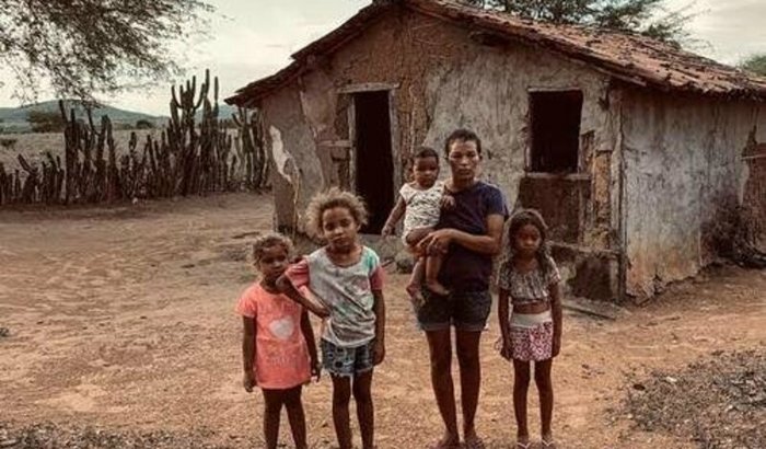 Doações para pessoas em extrema pobreza, vamos estender a mão para essas pessoas carentes