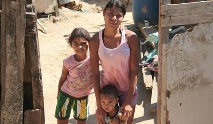 Me ajuda a pagar meu aluguel e comprar alimentos 