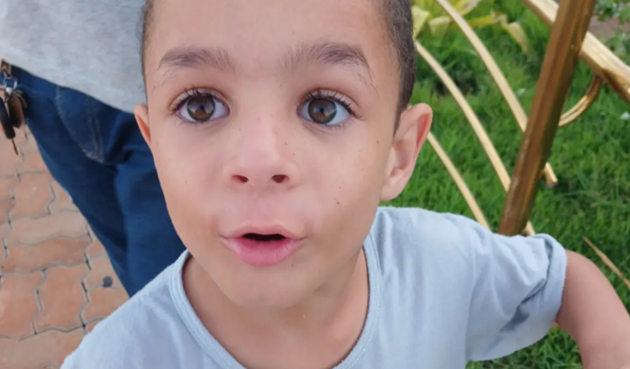 Ajude o Emmanuel com neuro pediatra 