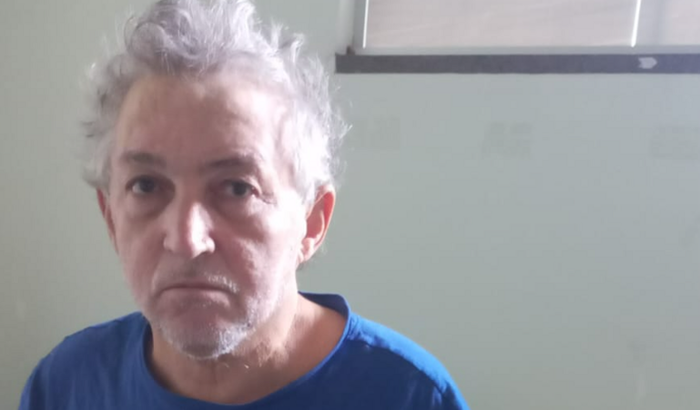 uma mao amiga para agustinho em situaçao hospitalar 