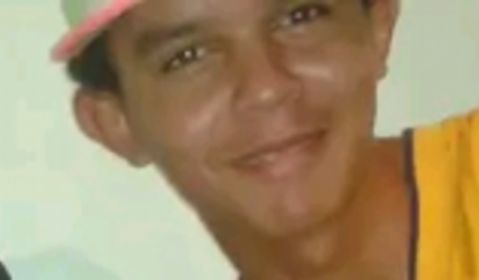 Ajude o david a fazer uma cirugia no olho 