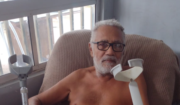 Fraldas para o meu tio com câncer.