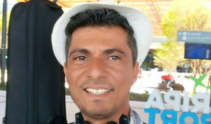 Tenho o sonho de gravar minhas músicas um desejo de muito tempo