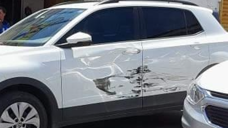 Ajudar a pagar as duas portas do carro, infelizmente o rapaz não quis restaurar e eu ainda sou de menor