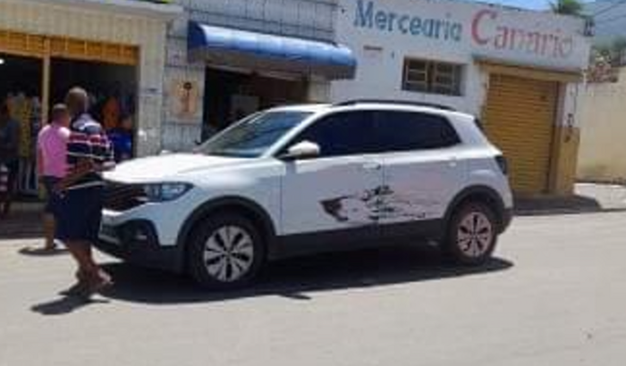 Ajudar a pagar as duas portas do carro