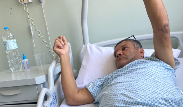 Ajuda para a prótese de desarticulação do quadril