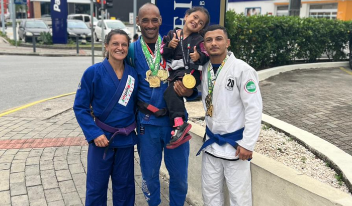 Brasileiro de Jiu-jitsu condução hospedage inscrição para 3 atletas 