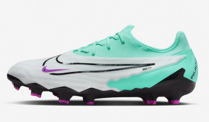 Preciso de uma chuteira para jogar me ajudem