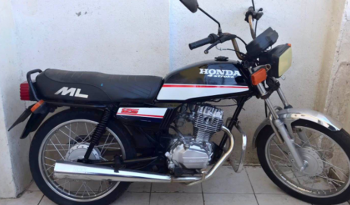 Sofri um acidente graças adeus não aconteceu nada comigo mas perdi o meu ganha pão de todo dia e da minha mãe minha moto