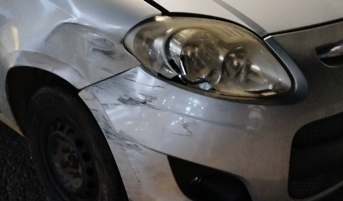 Ajude a consertar o carro do Uber que bati