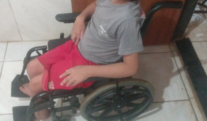Cadeira de rodas para o Victor