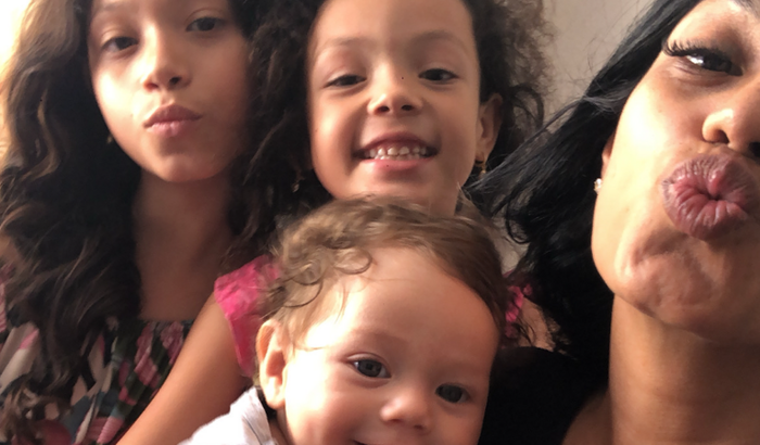 Opoie Ariane a dar um lar para seus filhos 