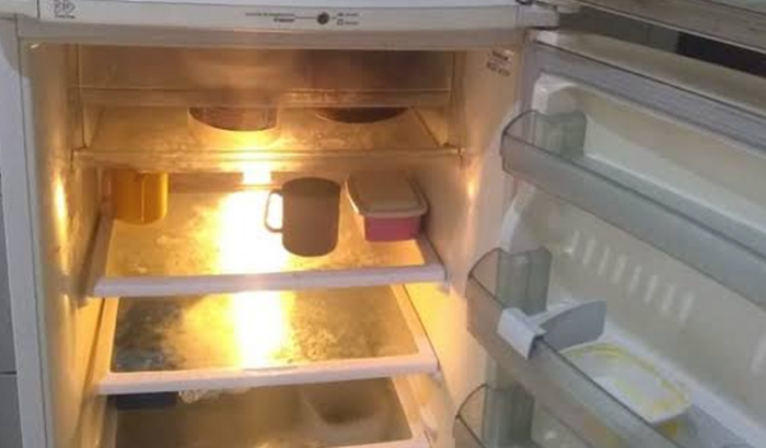 ME AJUDE COLOCAR ALIMENTOS NA MESA 
