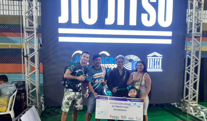 Juntos ajudar projeto de jiu-jitsu adolescente participar em uma viagem até são Paulo a competição.