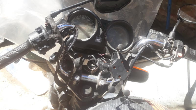 Ajudar a consertar minha moto sou moto táxi , sofri um acidente e o motorista fugiu. 