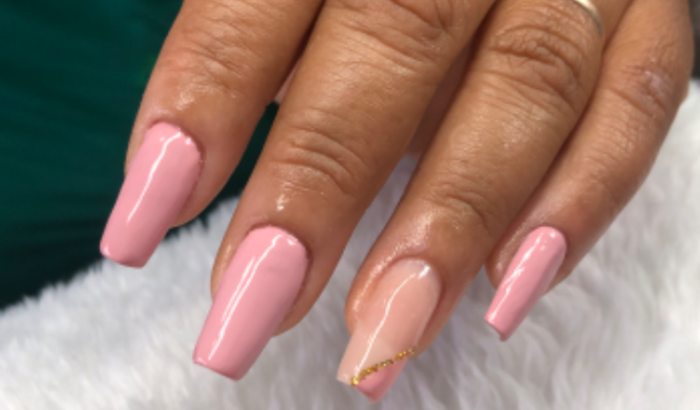 Me ajude a comprar os materias de nails designer