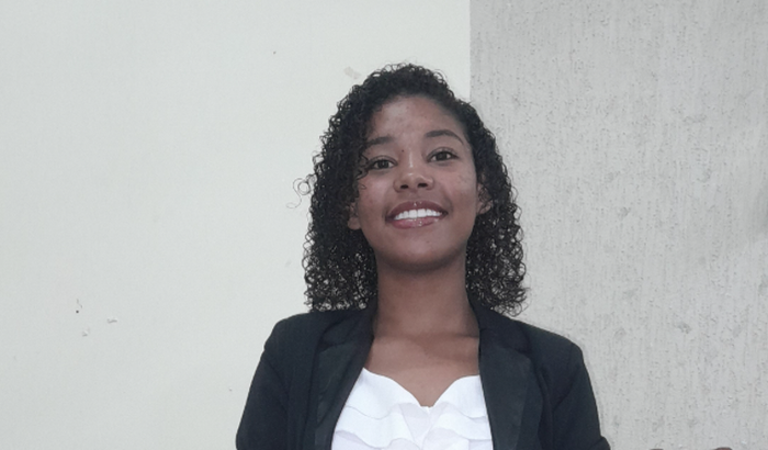 Ajude a Mary realizar sua festa de 15 anos