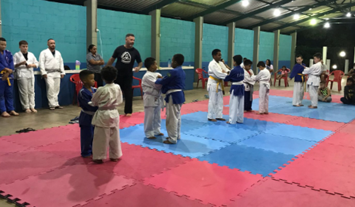 Projeto Resgatando Vidas Jiu-Jitsu