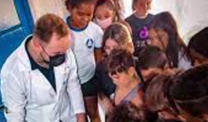 AJUDE O DR A REGISTRAR ACOES HUMANITARIAS