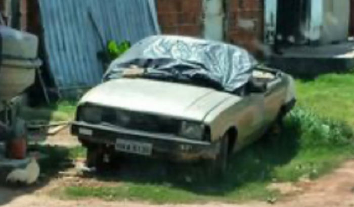 Chevette do grupo pra arrancar o teto