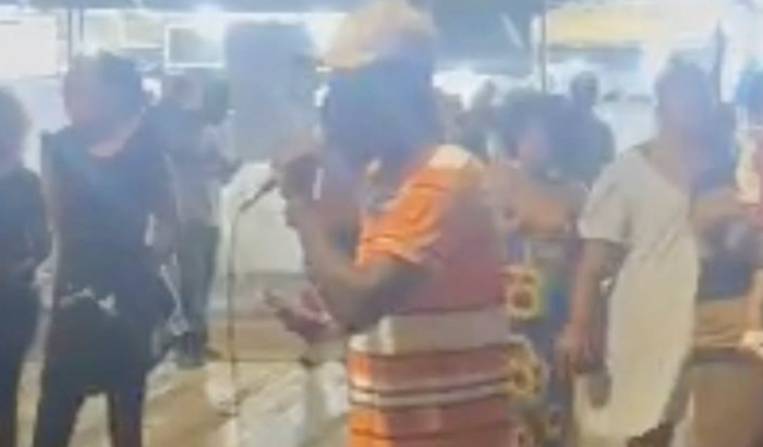 Caixa de Som pra Bryan voltar a trabalhar