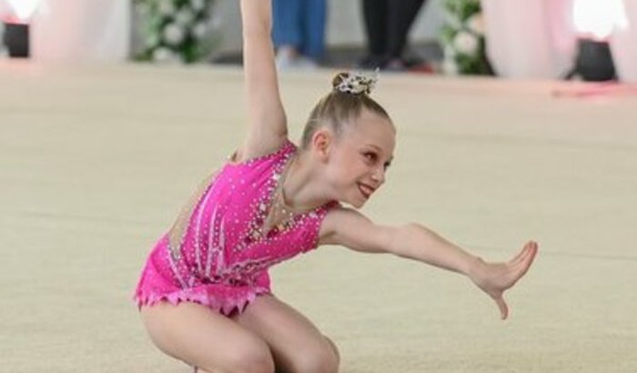 Apoie a Emily na sua formação de atleta na Ginástica Rítmica