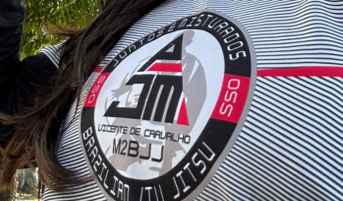 Arrecadando dinheiro para ajuda de custo nas competições 