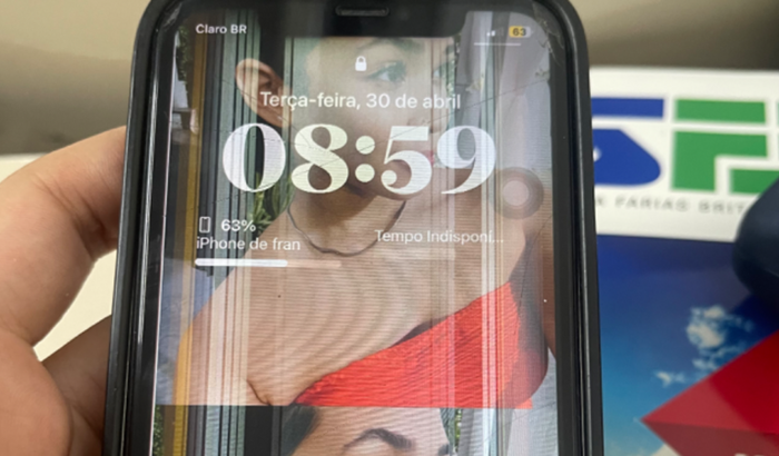 Conserto do celular da minha amiga fran