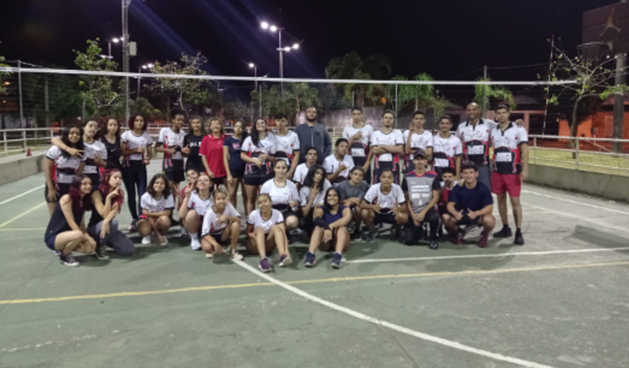 Piso novo para a quadra do Projeto Match Point