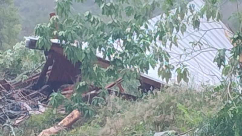 Vakinha para reconstruir a casa dos  meus dindos