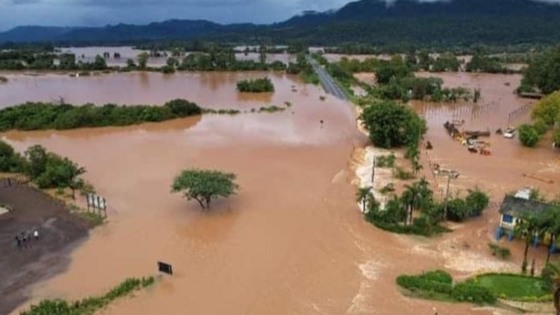 Ajuda para as vítimas da enchente